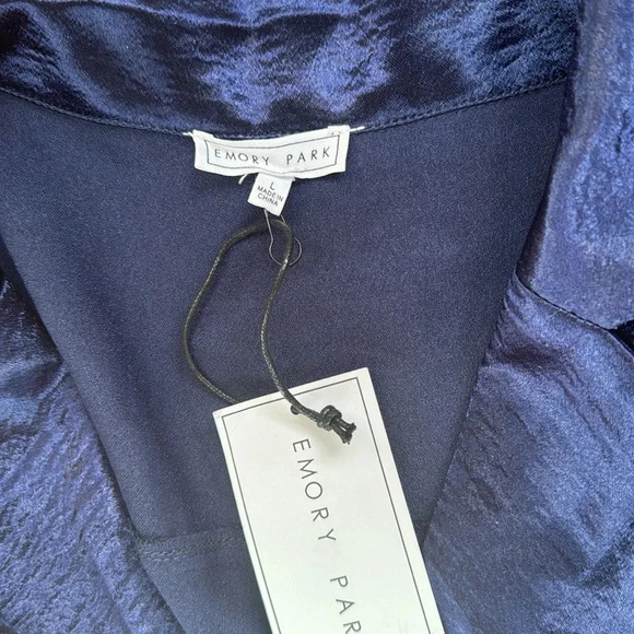 Blue Emory park blouse size large NWT - Picture 8 of 16